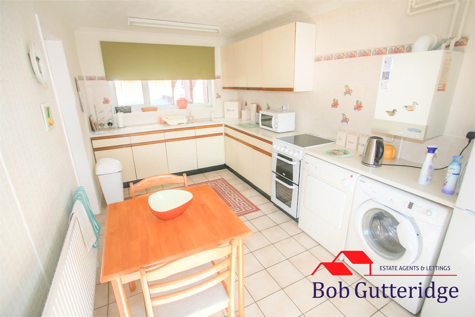 FITTED KITCHEN / BREAKFAST ROOM